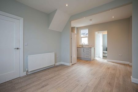 27 Calendon Street, BT133AX, Belfast - Photo 4