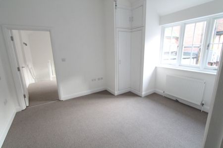 1 bed flat to rent in Granville Place, Bournemouth, BH1 - Photo 2