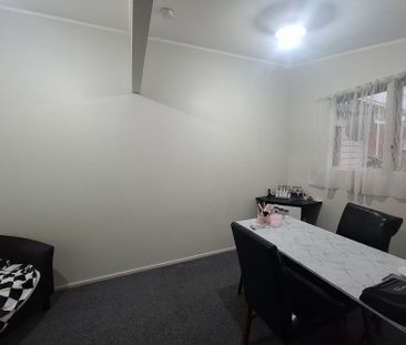 Charming Tahunanui House with sleepout! - Photo 2