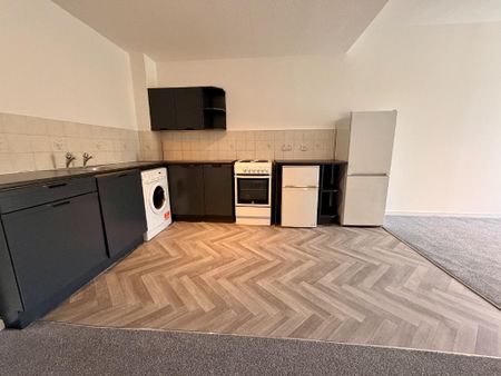 2 bedroom flat to rent - Photo 4