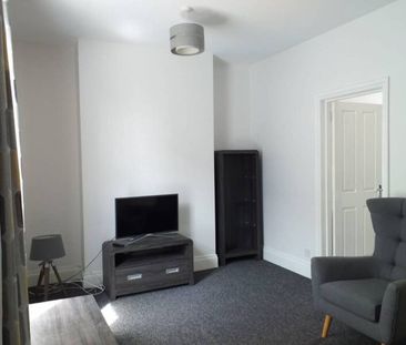 Furnished 1 Bedroom Duplex Apartment - Photo 3