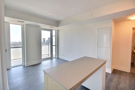 For Lease - 188 Fairview Mall Drive Unit# 2211, Toronto, Ontario - Photo 3