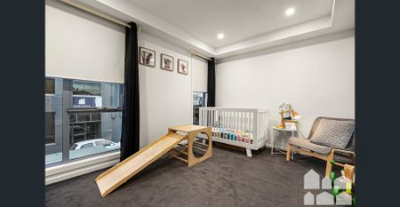 Charming Townhouse in the Heart of Yarraville Village - Photo 3