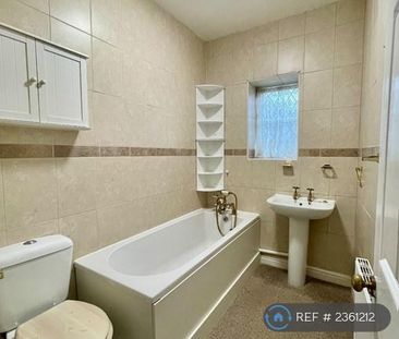 2 bedroom semi-detached house to rent - Photo 4