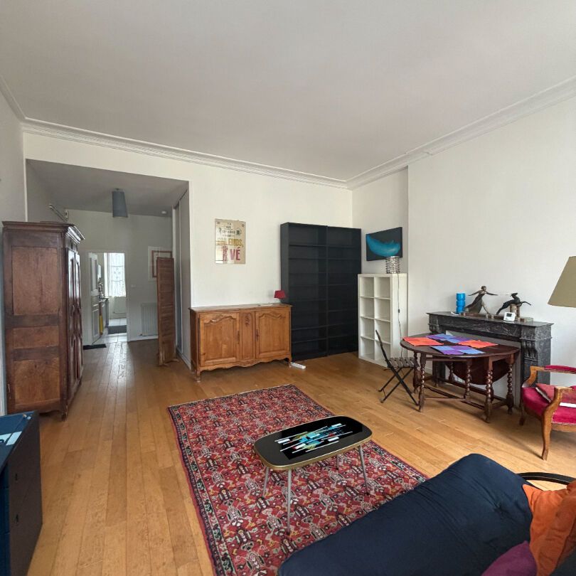 T2 meublé 1er étage - en centre ville - Photo 1