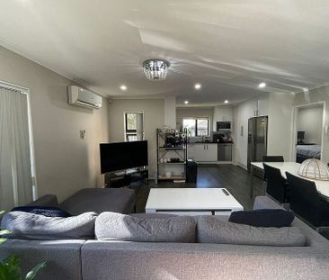 5 Bedroom + Double Garage + Off Street Parking - Photo 1