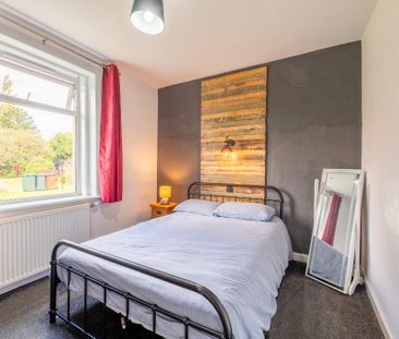 2 bedroom flat to rent - Photo 5
