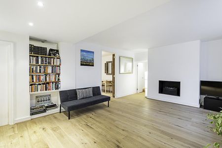 3 bedroom flat to rent - Photo 5