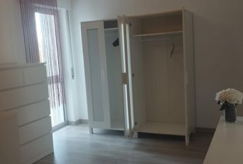 Alugo quarto em Linda a Velha ao lado da Carris