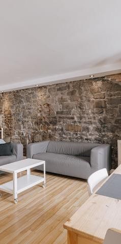 Loft entièrement meublé à louer Vieux-Québec juillet 2025 - Photo 1