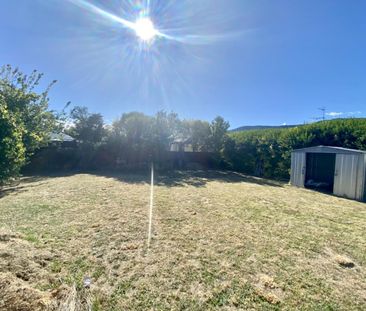 Sunny Family Home in Popular Location - Photo 5