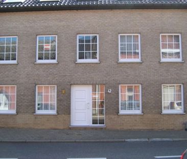 App met 2 slpk., groot terras en afgesloten garage in hartje Zichem... - Photo 3