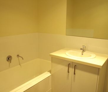 11 Ewart Cl, Lucas VIC 3350 - Photo 5