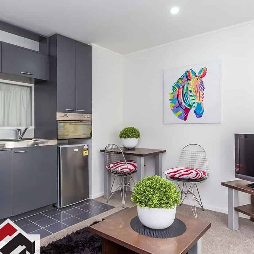 City Sanctuary 2-Bedroom Fully Furnished Apartment - Photo 1