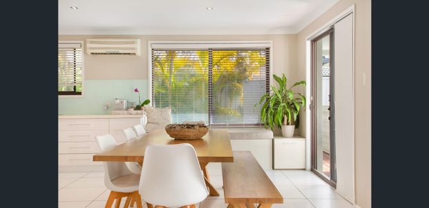 Stunning Family Home in Bundall - Photo 1