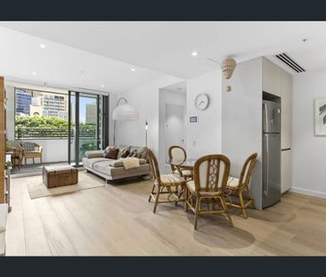 Fully Furnished One Bedroom in Darling Square - Photo 3