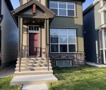 Luxury 3 beds/2.5 baths — 3 Bedrooms Main Floor - Photo 1