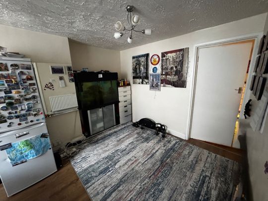 1 Bed Flat, Charlton, SE7 - Photo 1