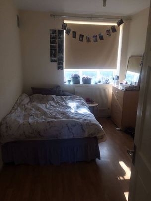 Room in a Shared Flat, Holsworthy House, E3 - Photo 1