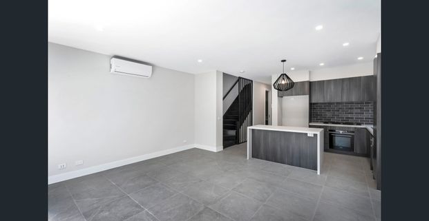 CUTTING EDGE STYLE AND LUXURY! - Photo 1