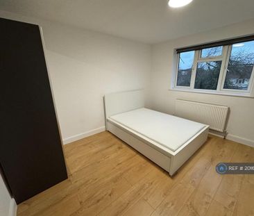 1 bedroom in a house share to rent - Photo 1