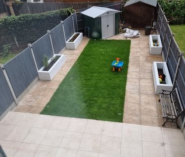 3 Bed Terraced House, Beccles Drive, IG11 - Photo 4