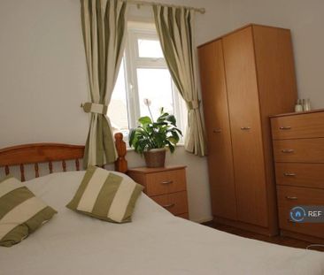 1 bedroom in a house share to rent - Photo 4