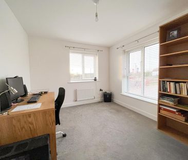 3 bedroom semi-detached house to rent - Photo 3