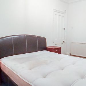 1 Bedroom House-Share For Rent - Photo 3