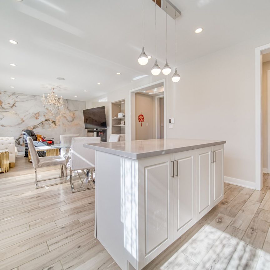 For Lease - 7 Proud Court, Aurora, Ontario - Photo 1