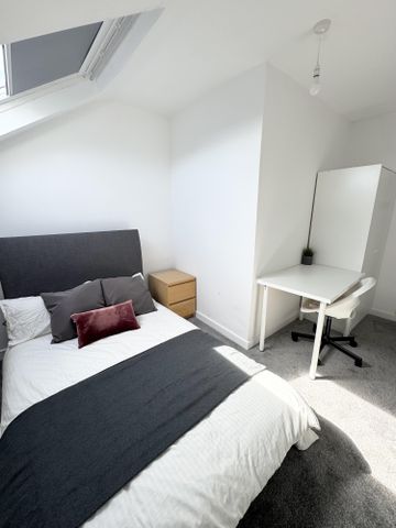 Flat 5, 24 Kelso Road, LS2 9PR, Leeds - Photo 2