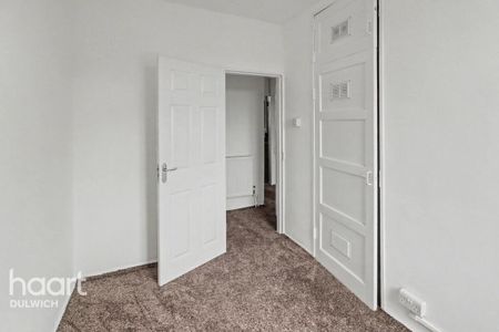 3 bedroom flat to rent - Photo 3