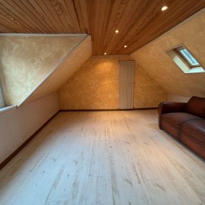 Une maison d'habitation comprenant : - Rez-de-chaussée : Cuisine, séjour, salon, salle d'eau... - Photo 2