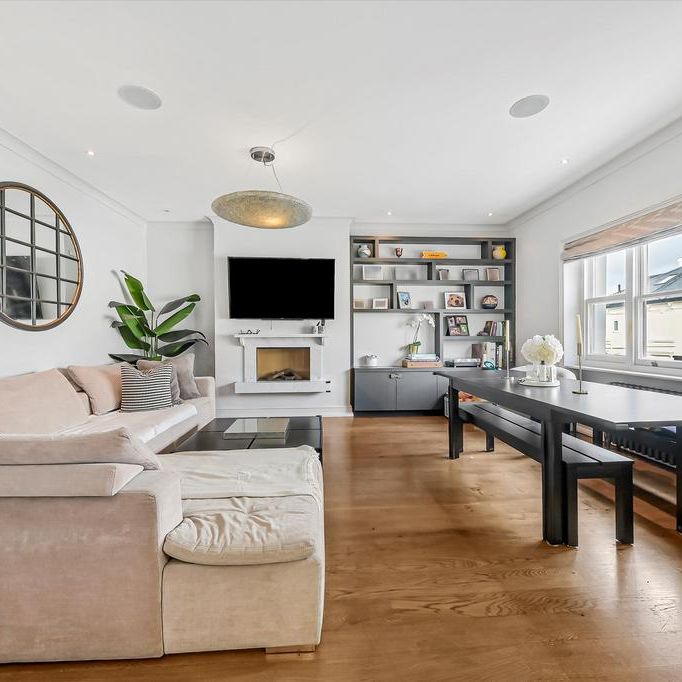 3 bedroom flat to rent - Photo 1