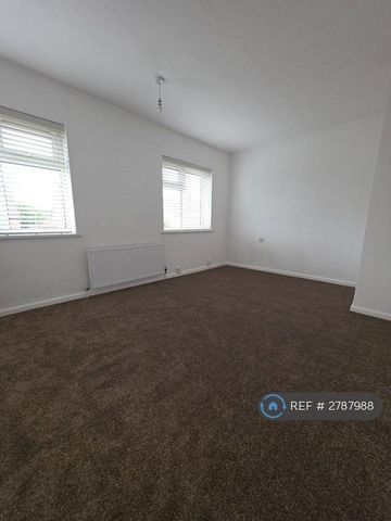 2 bedroom semi-detached house to rent - Photo 3