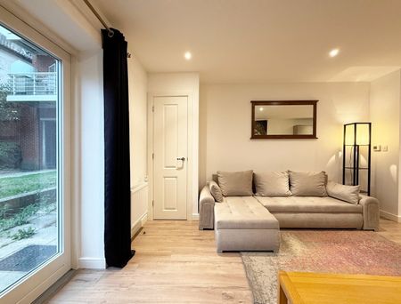 1 Bed Flat, Kingston Road, SW20 - Photo 3