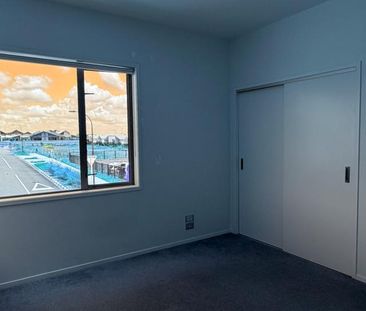 3 bedroom home in Karaka! - Photo 2