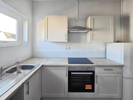 Elderton Road, Westcliff On Sea - Photo 2