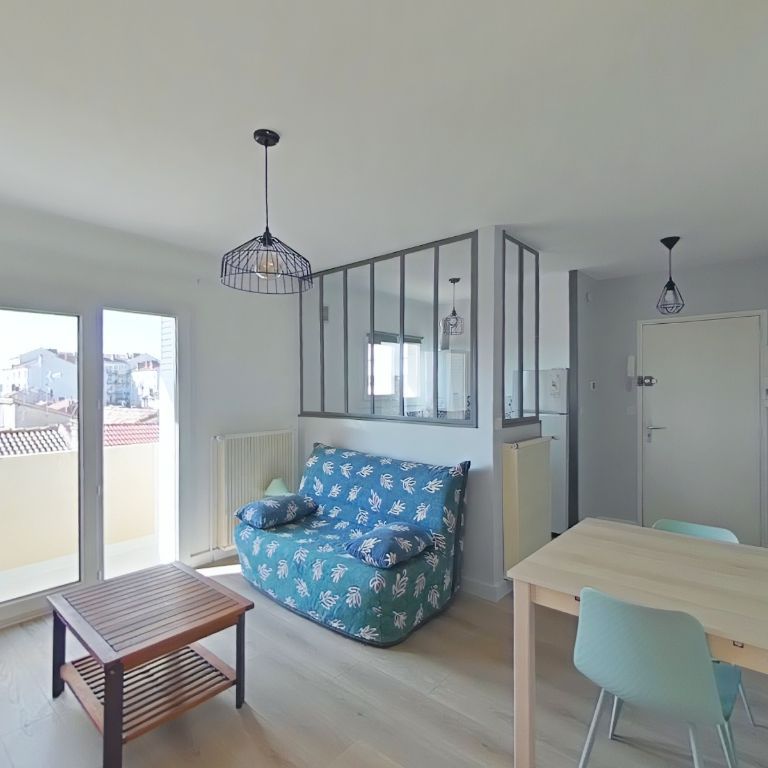 Location Appartement 2 pièces Meublé 35m² ROMANS SUR ISERE 26100 - Photo 1