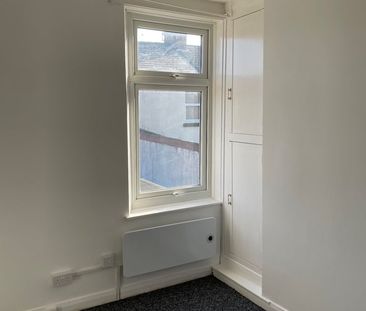 2 Bed Terraced House, Cambria Street, L6 - Photo 3