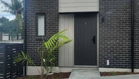 Brand New Glenfield Townhouse Ã¢ÂÂ Modern & Low Maintenance - Photo 4