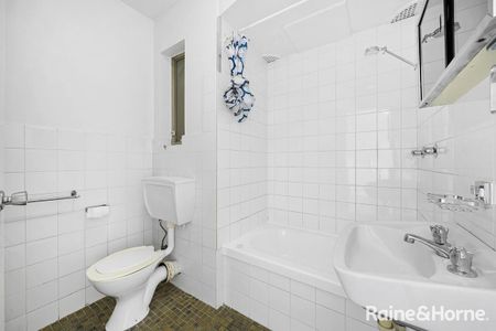 Rennovated and Ready to go - Photo 4