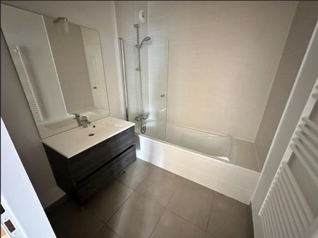 location Appartement T5 DE 136.5m² À SAINT JULIEN EN GENEVOIS - Photo 4