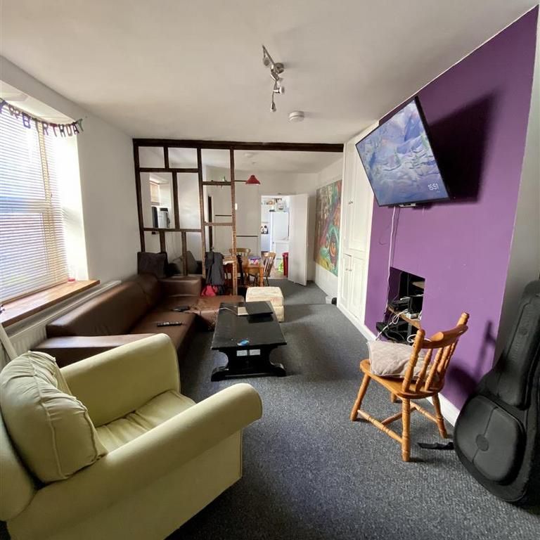 6 bedroom house to rent - Photo 1