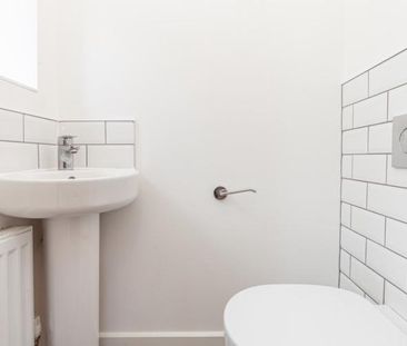 1 bedroom semi-detached house to rent - Photo 4