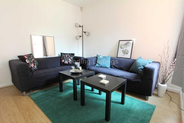 6 bedroom terraced house to rent - Photo 1