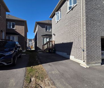 For Lease - 9 Waterleaf Road Unit# Coach House, Markham, Ontario - Photo 2