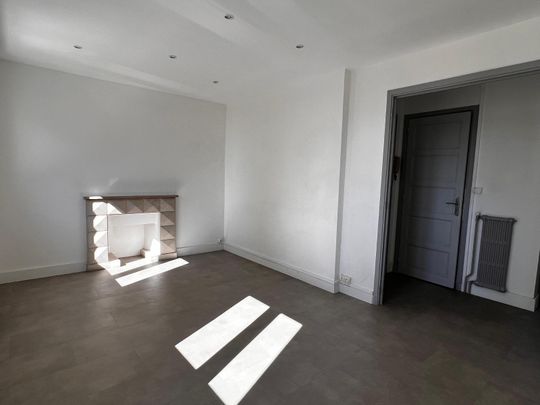 Location Appartement 2 pièces 48m² AUBENAS 07200 - Photo 1