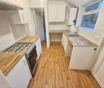 3 bedroom terraced house to rent - Photo 6