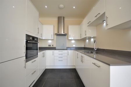 Flat to rent - MacKintosh Street, Bromley, BR2 - Photo 3